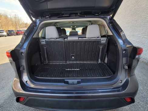 Used 2022 Toyota Highlander LE image 22