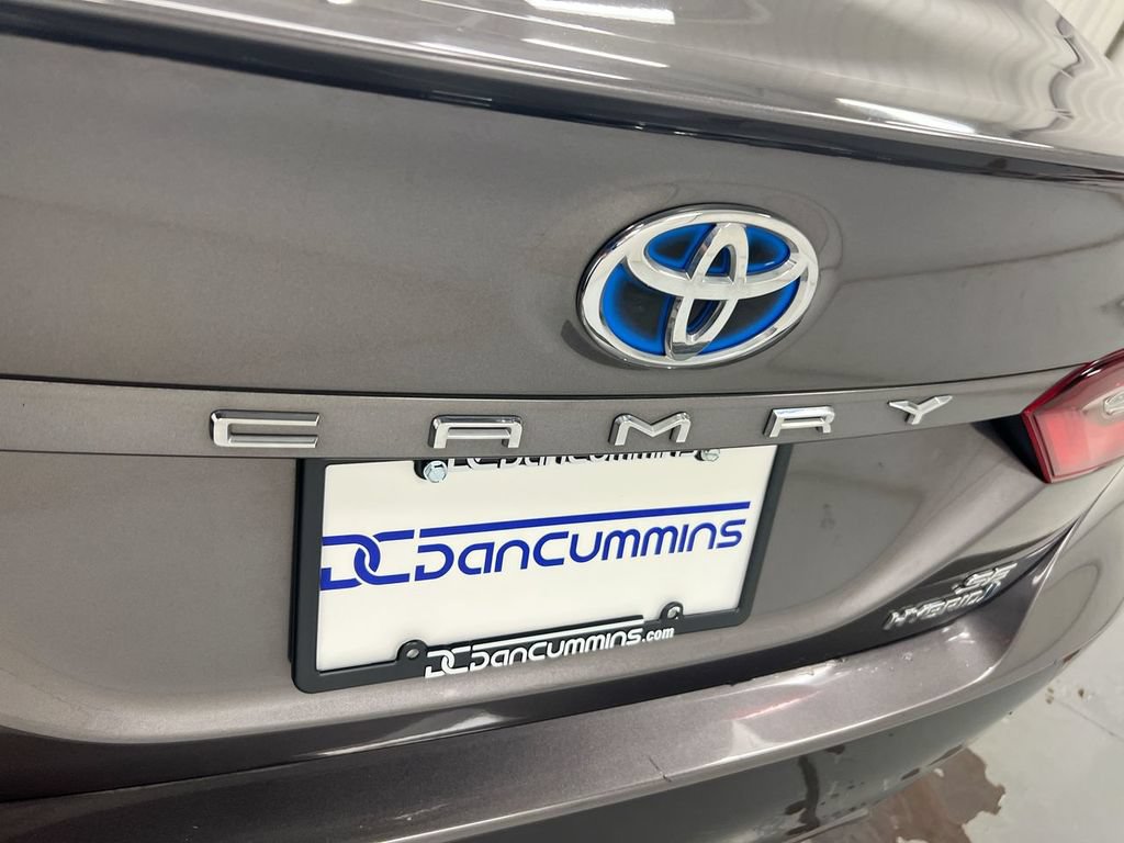 Used 2022 Toyota Camry SE FWD image 25