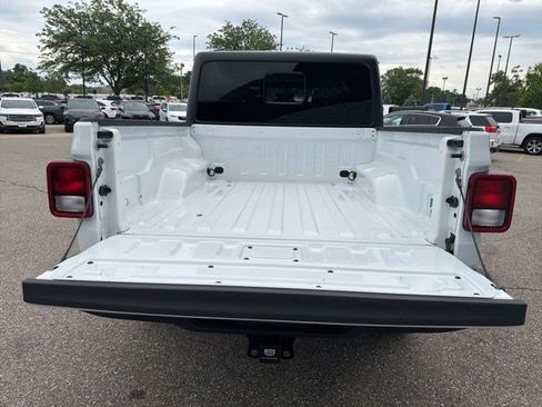 Used 2021 Jeep Gladiator Overland w/ Popular Equipment Package AWD/4WD image 16