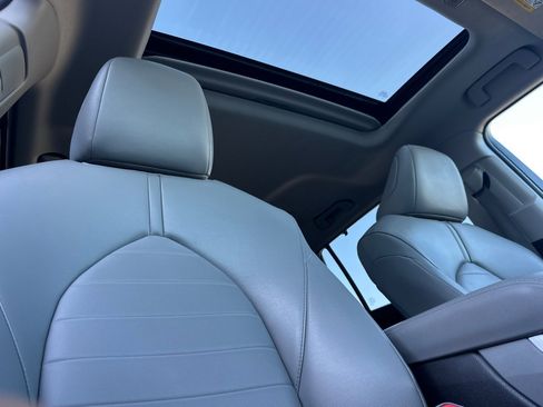 Used 2023 Toyota Highlander XLE image 22