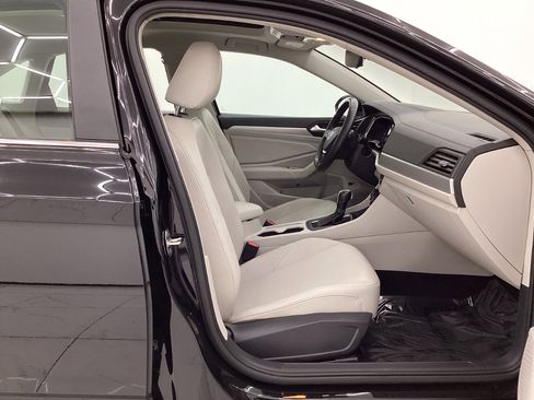 Used 2020 Volkswagen Jetta SE w/ SE Cold Weather Package image 15