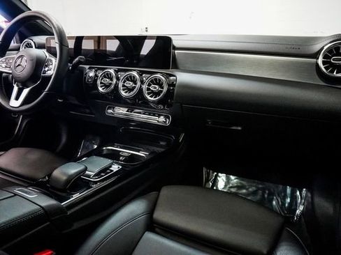 Used 2020 Mercedes-Benz CLA 250 image 12