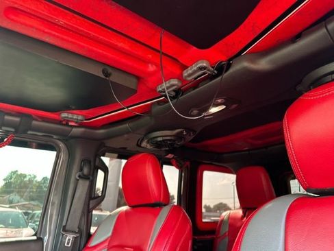 Used 2018 Jeep Wrangler Unlimited Sport S AWD/4WD image 40