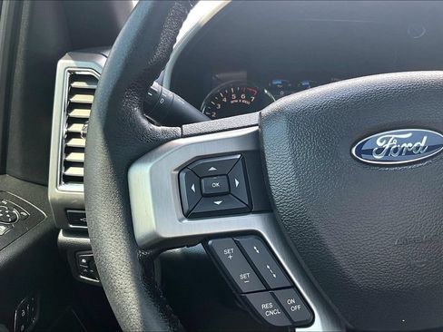 Used 2016 Ford F150 Platinum w/ Equipment Group 701A Luxury AWD/4WD image 17