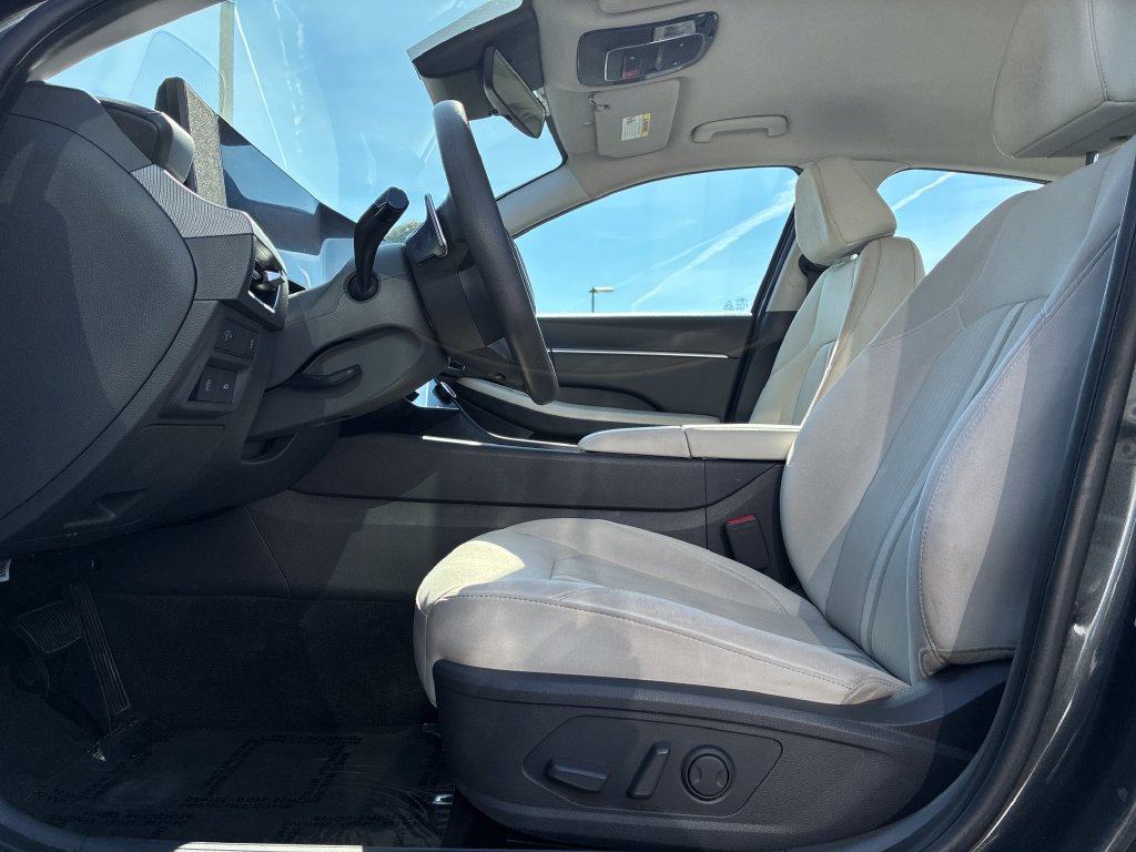 Used 2025 Hyundai Sonata SEL FWD image 17