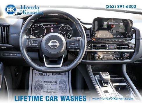 Used 2024 Nissan Pathfinder SL w/ SL Premium Package AWD/4WD image 17