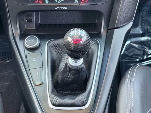 Used 2017 Ford Focus ST w/ Equipment Group 402A image 19