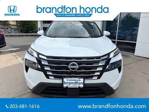 Used 2025 Nissan Rogue SV w/ SV Premium Package AWD/4WD image 2