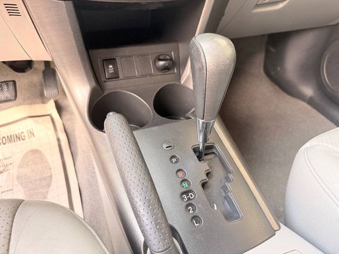 Used 2009 Toyota RAV4 Limited FWD image 18