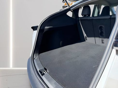 Used 2026 Tesla Model Y AWD image 25