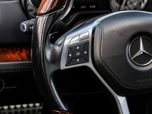 Used 2014 Mercedes-Benz SL 550 image 12