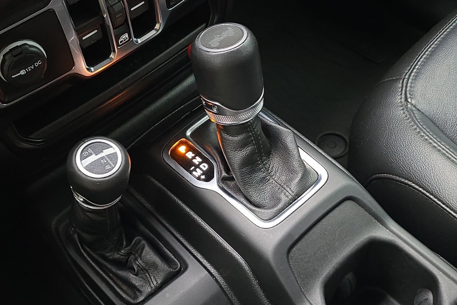 Used 2023 Jeep Wrangler Unlimited Sahara AWD/4WD image 19