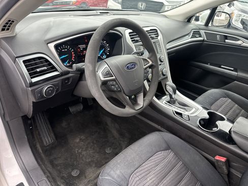 Used 2016 Ford Fusion SE image 15