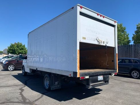Used 2017 GMC Savana 3500 Extended RWD image 7