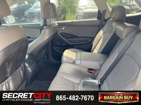 Used 2017 Hyundai Santa Fe FWD image 10