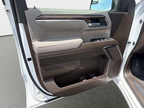 Used 2024 GMC Sierra 1500 SLE RWD image 17