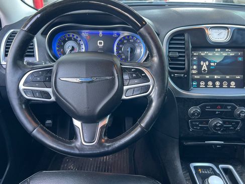 Used 2018 Chrysler 300 Limited image 11