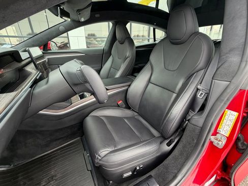 Used 2021 Tesla Model S Plaid image 18