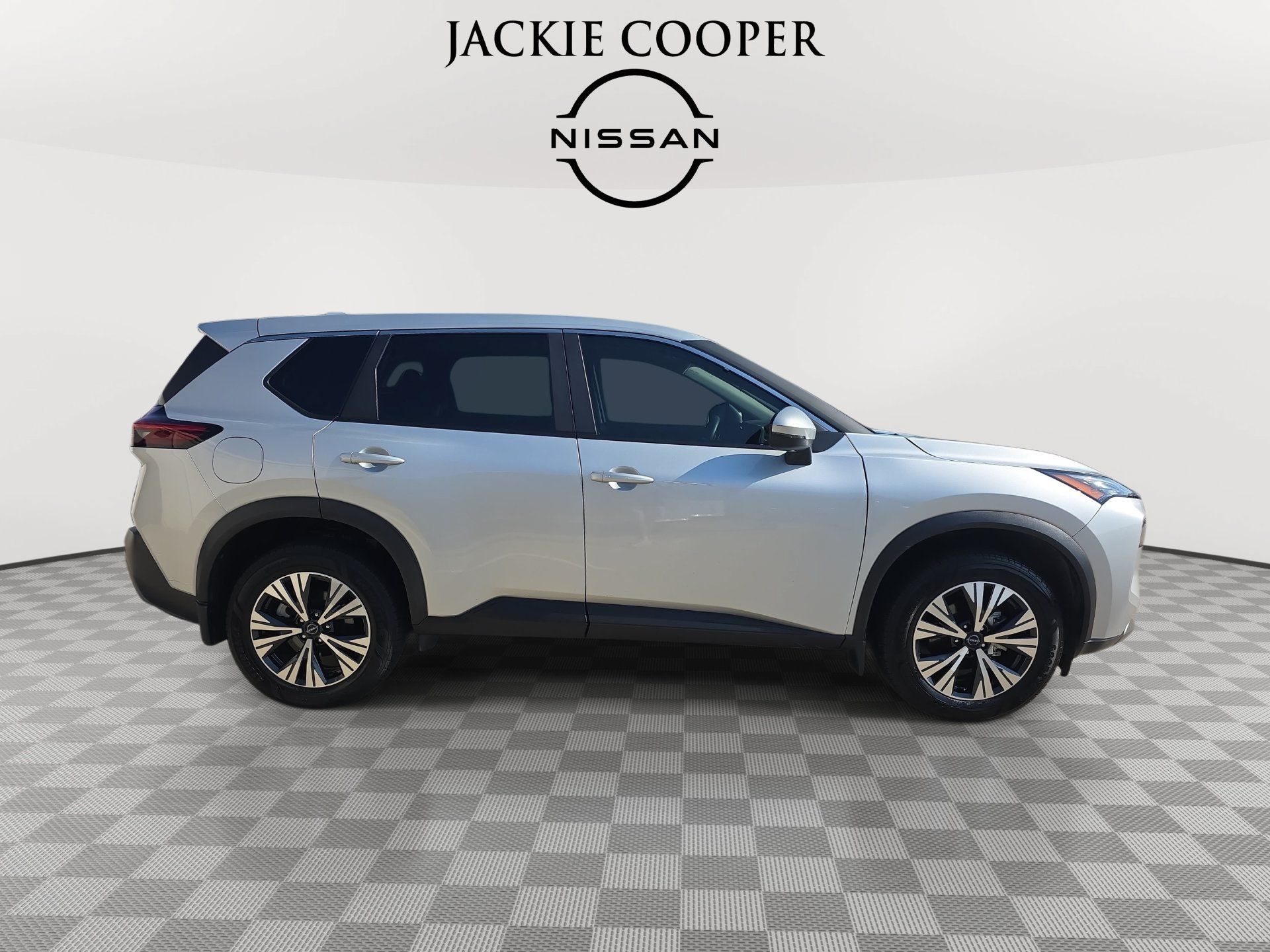 Used 2023 Nissan Rogue SV FWD image 4