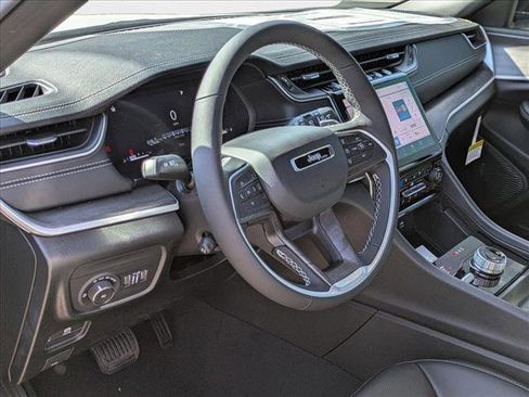 New 2025 Jeep Grand Cherokee L Limited w/ Luxury Tech Group II image 3