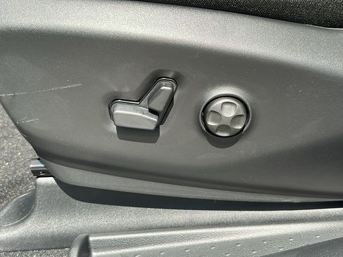 New 2026 Chrysler Voyager LX image 8