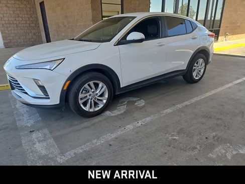 Used 2025 Buick Envista Preferred FWD image 1