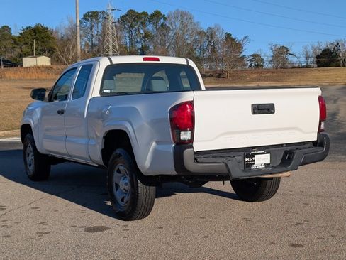 Used 2018 Toyota Tacoma SR5 image 11