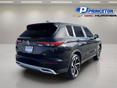 Used 2023 Mitsubishi Outlander SE image 7