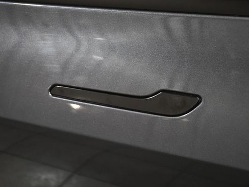 Used 2023 Tesla Model 3 Standard Range image 11