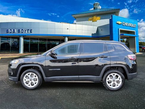 Used 2025 Jeep Compass Sport AWD/4WD image 8