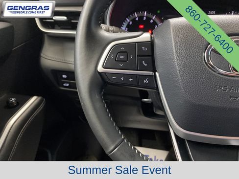 Used 2023 Toyota Highlander XLE AWD/4WD image 21