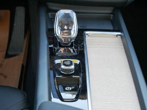 New 2026 Volvo XC60 B5 Core w/ Climate Package image 9