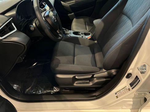 Used 2025 Toyota Corolla LE image 23