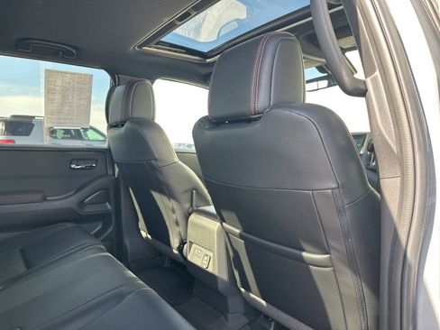 Used 2024 Nissan Frontier PRO-4X w/ Pro Premium Package AWD/4WD image 28