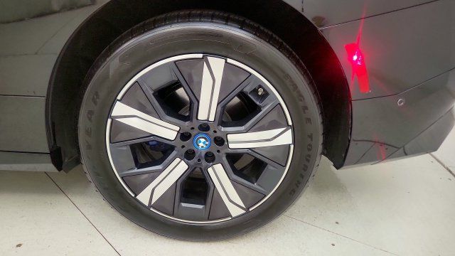 Used 2024 BMW iX xDrive50 w/ Premium Package AWD/4WD image 78