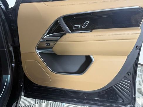 Used 2025 Land Rover Range Rover Long Wheelbase SE image 33