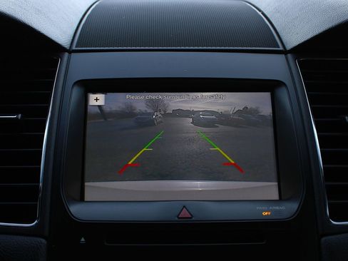 Used 2017 Ford Taurus SEL w/ Equipment Group 201A image 25