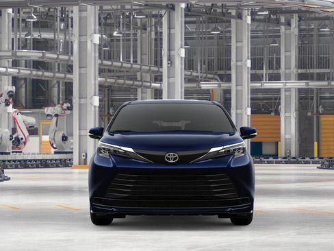 New 2026 Toyota Sienna LE image 2