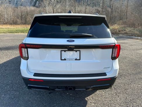 New 2026 Ford Explorer ST-Line w/ ST-Line Street Pack image 7