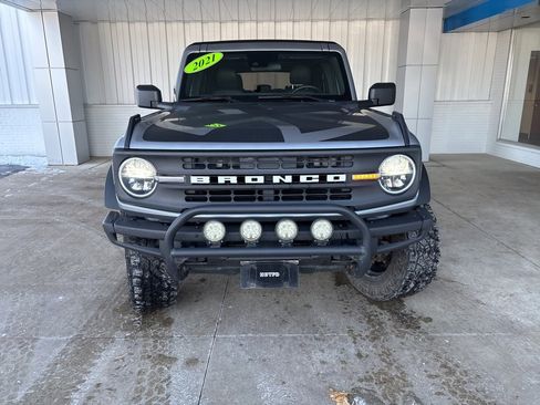Used 2021 Ford Bronco Black Diamond image 2