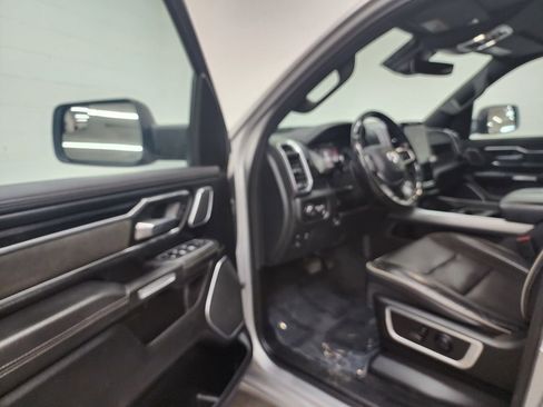 Used 2023 RAM 1500 Laramie AWD/4WD image 11