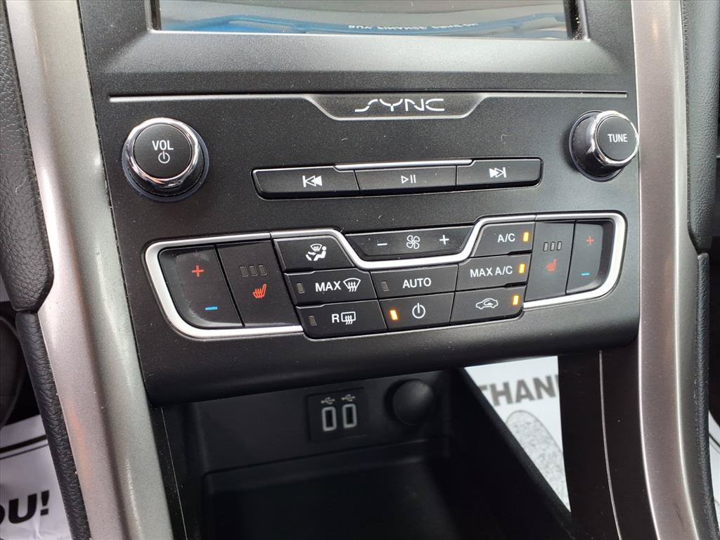 Used 2019 Ford Fusion SEL FWD image 11
