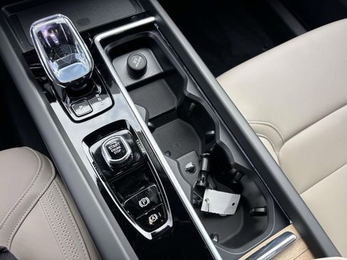 New 2026 Volvo XC60 B5 Plus w/ Protection Package Premier AWD/4WD image 22