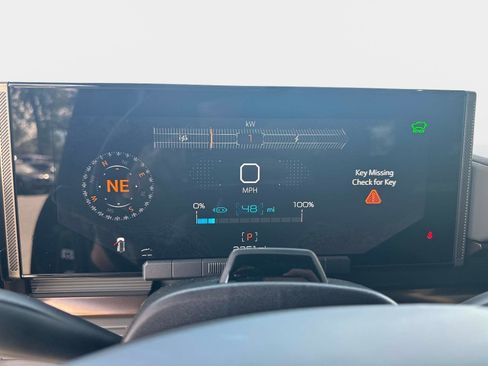 Used 2025 GMC Hummer EV 2X image 25