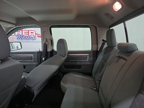 Used 2015 RAM 2500 SLT w/ Luxury Group image 29