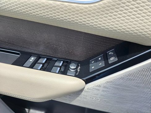 Used 2020 Land Rover Range Rover Velar S AWD/4WD image 15