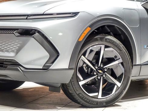 New 2026 Chevrolet Equinox EV LT image 5