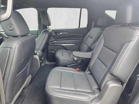 Used 2026 Chevrolet Traverse LT FWD image 18
