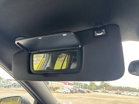 Used 2025 Chevrolet Trax RS image 27