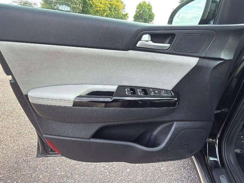 Used 2018 Kia Sportage EX w/ EX Sport Appearance Package image 18